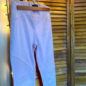 BEULAH stylish light pink capri pants